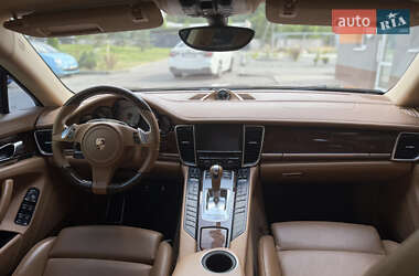 Фастбэк Porsche Panamera 2013 в 