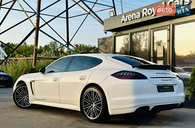 Фастбэк Porsche Panamera 2010 в 
