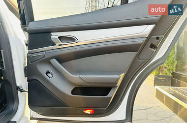 Фастбэк Porsche Panamera 2010 в 