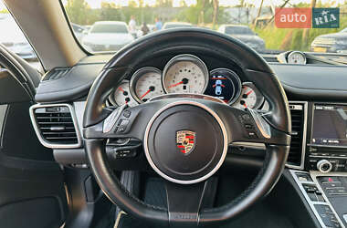Фастбэк Porsche Panamera 2010 в 