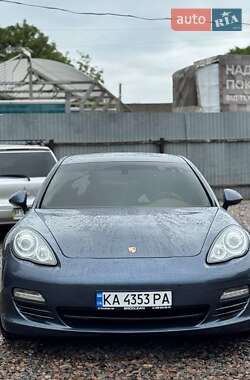 Фастбэк Porsche Panamera 2011 в 