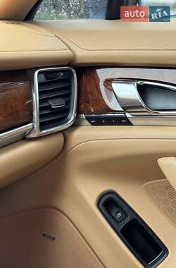 Фастбэк Porsche Panamera 2011 в 