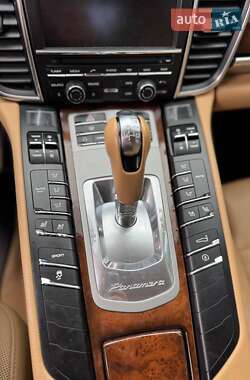 Фастбэк Porsche Panamera 2011 в 
