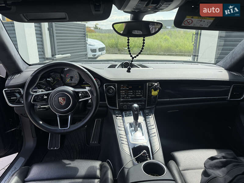 Фастбэк Porsche Panamera 2014 в Ровно