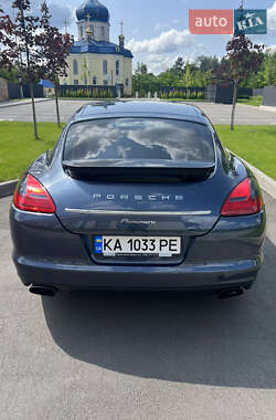Фастбэк Porsche Panamera 2012 в 