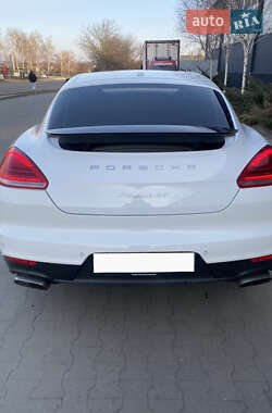 Фастбэк Porsche Panamera 2015 в 