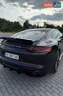 Фастбэк Porsche Panamera 2018 в 