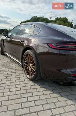 Фастбэк Porsche Panamera 2018 в 