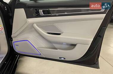 Универсал Porsche Panamera 2018 в 