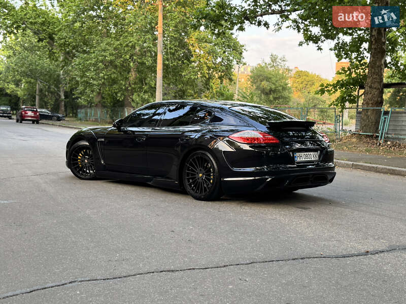 Фастбек Porsche Panamera 2011 в Миколаєві