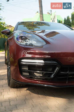 Универсал Porsche Panamera 2018 в 