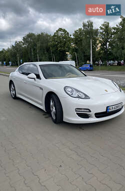 Фастбек Porsche Panamera 2012 в Білій Церкві