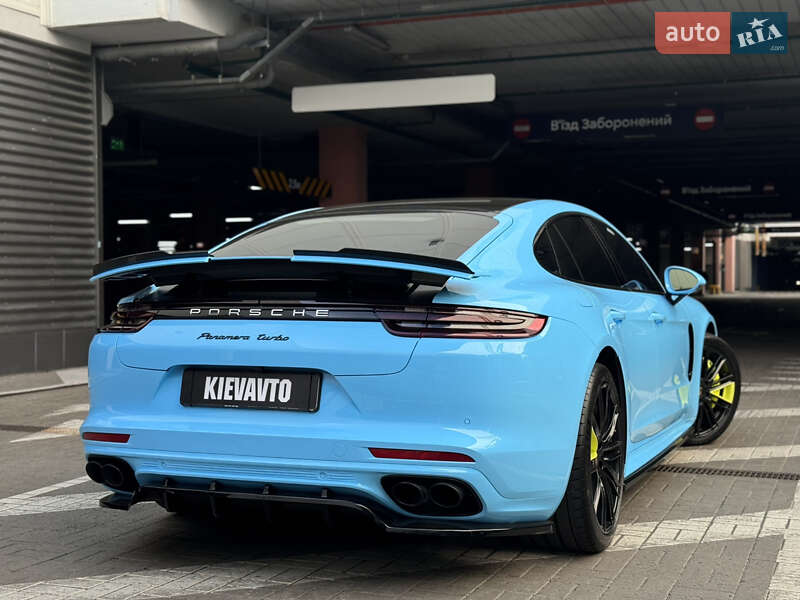 Фастбэк Porsche Panamera 2016 в Киеве