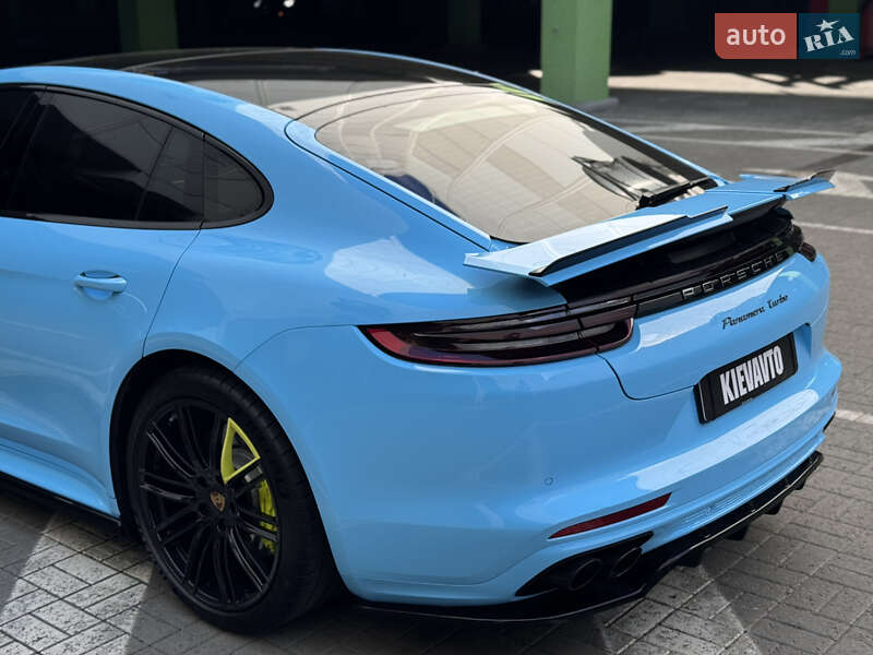 Фастбэк Porsche Panamera 2016 в Киеве