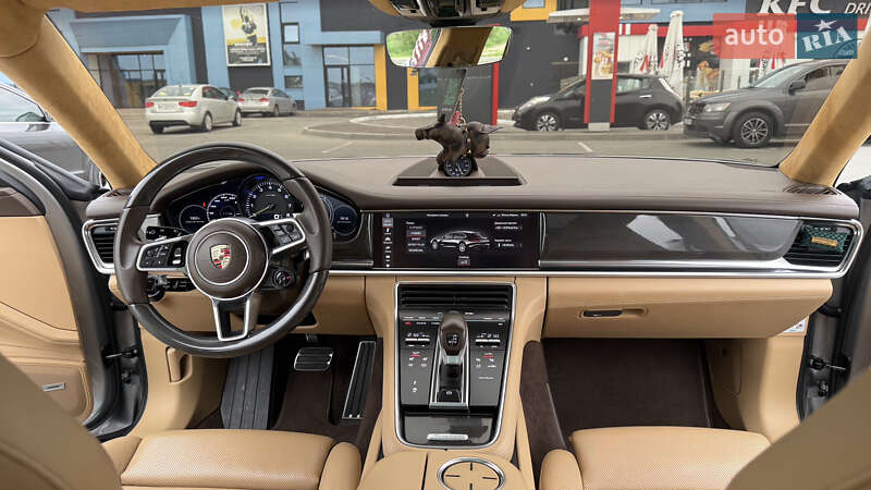 Универсал Porsche Panamera 2018 в Киеве