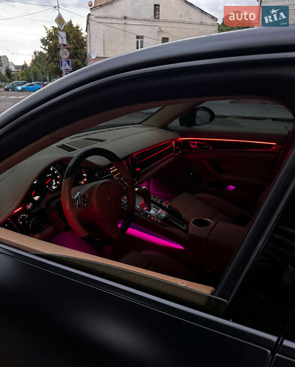 Фастбэк Porsche Panamera 2012 в Киеве