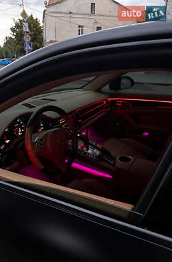 Фастбэк Porsche Panamera 2012 в 