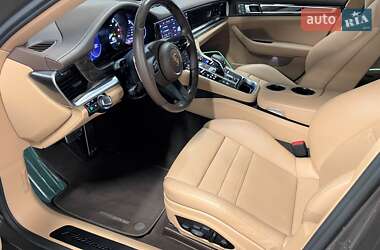 Фастбэк Porsche Panamera 2023 в 