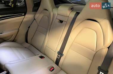Фастбэк Porsche Panamera 2023 в 