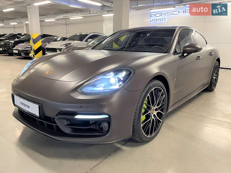 Porsche Panamera 2023