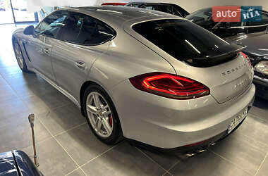Фастбэк Porsche Panamera 2014 в 