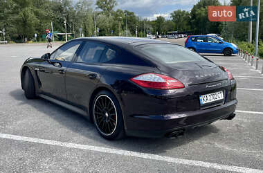 Фастбэк Porsche Panamera 2012 в 