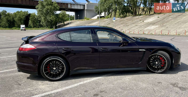 Фастбэк Porsche Panamera 2012 в Киеве