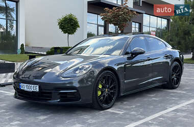Фастбэк Porsche Panamera 2017 в Киеве