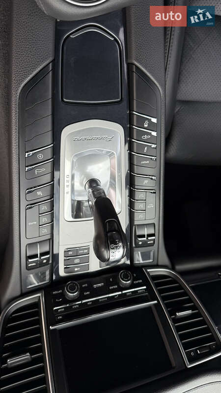 Фастбэк Porsche Panamera 2011 в Полтаве