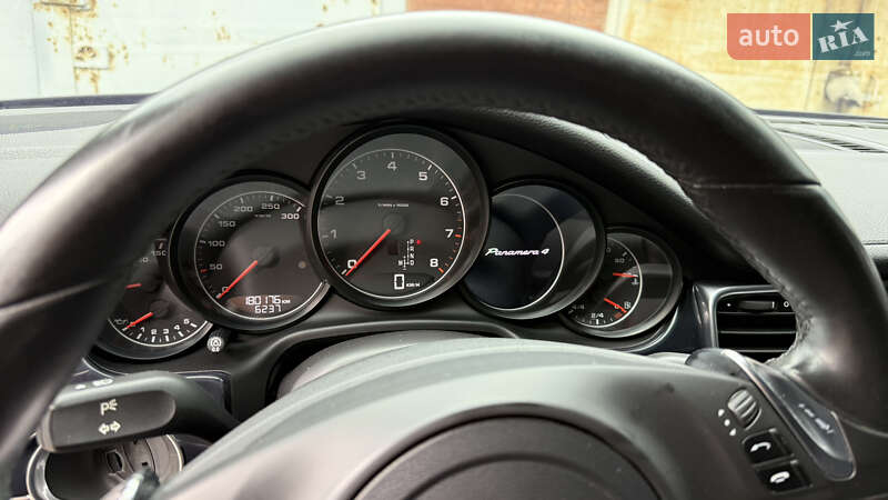 Фастбэк Porsche Panamera 2011 в Полтаве