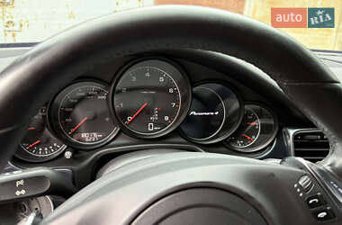 Фастбэк Porsche Panamera 2011 в 