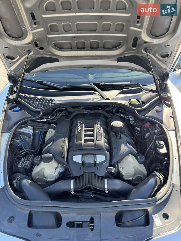 Фастбек Porsche Panamera 2011 в Києві