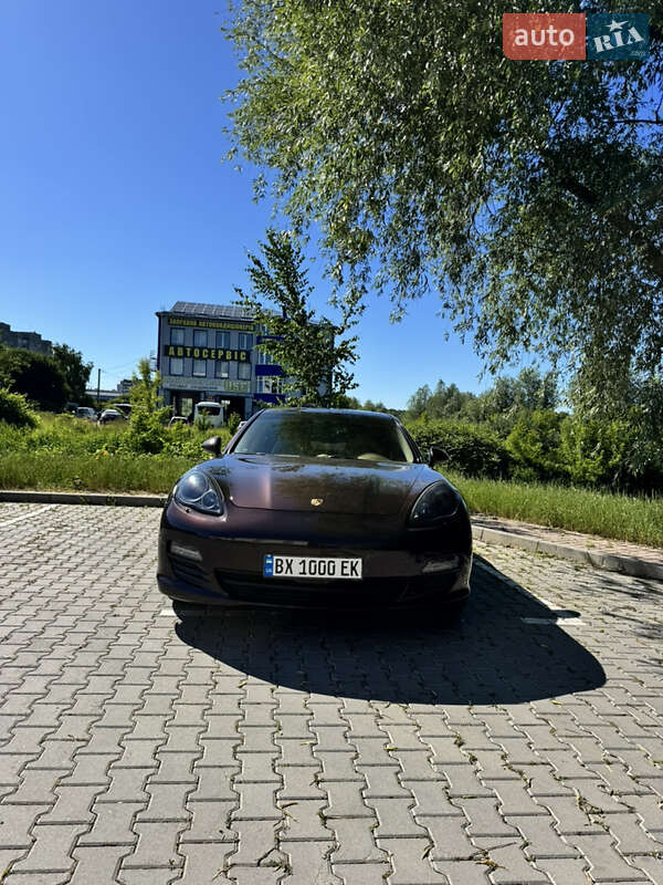 Фастбек Porsche Panamera 2010 в Хмельницькому