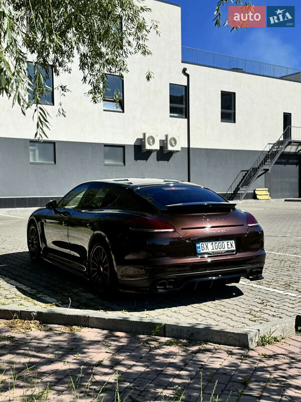 Фастбек Porsche Panamera 2010 в Хмельницькому