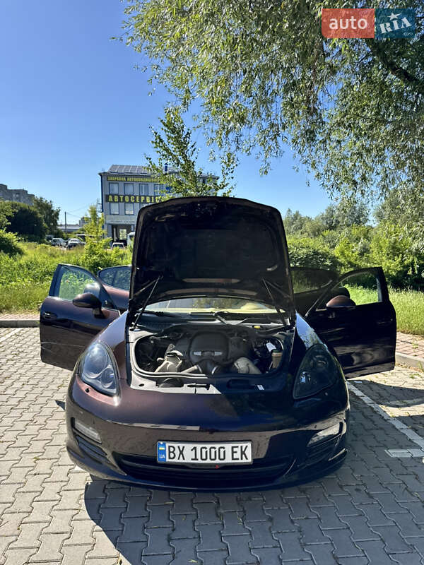 Фастбек Porsche Panamera 2010 в Хмельницькому