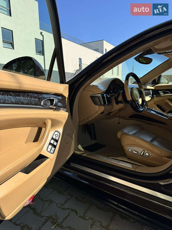 Фастбек Porsche Panamera 2010 в Хмельницькому