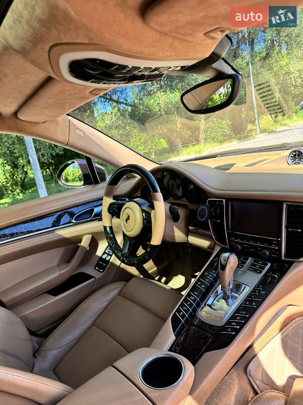 Фастбек Porsche Panamera 2010 в Хмельницькому