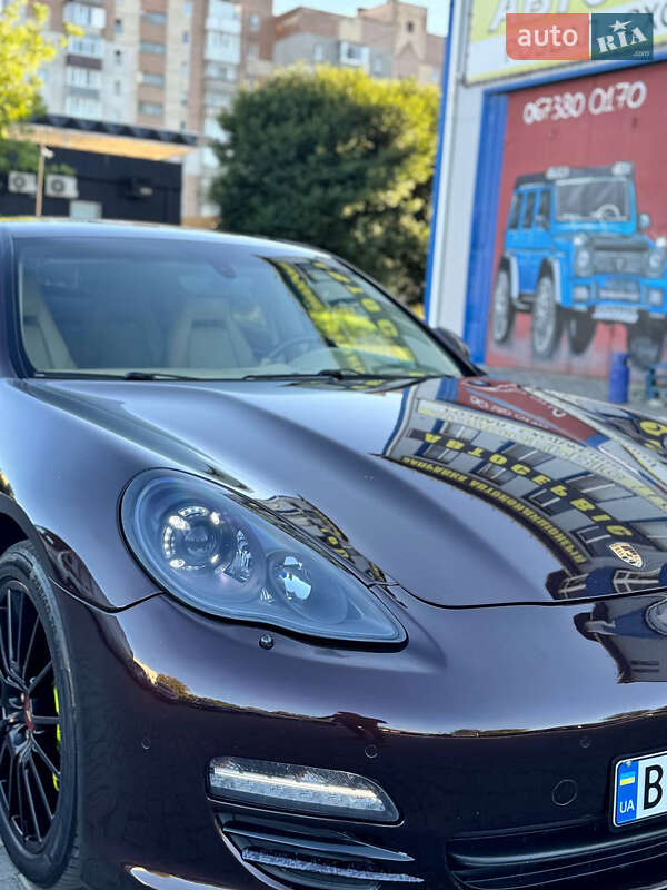 Фастбек Porsche Panamera 2010 в Хмельницькому