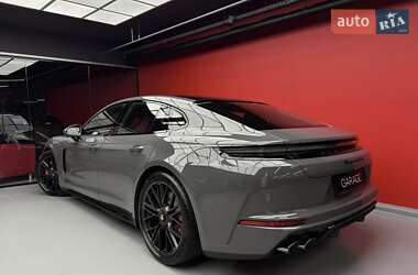 Фастбэк Porsche Panamera 2025 в 