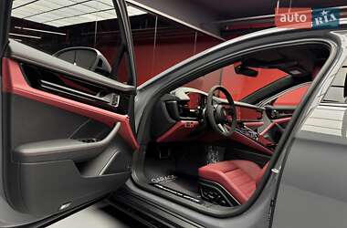 Фастбэк Porsche Panamera 2025 в 