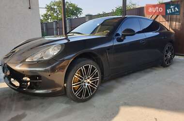 Фастбэк Porsche Panamera 2012 в Николаеве