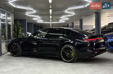 Фастбэк Porsche Panamera 2021 в 