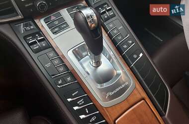 Фастбэк Porsche Panamera 2013 в 