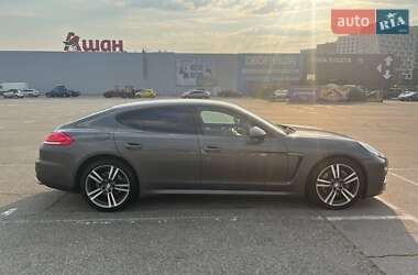 Фастбэк Porsche Panamera 2013 в 