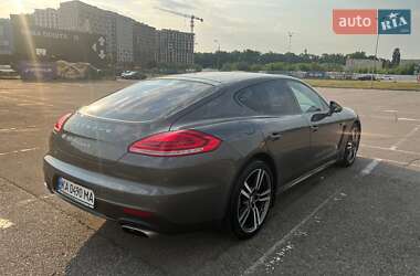 Фастбэк Porsche Panamera 2013 в 