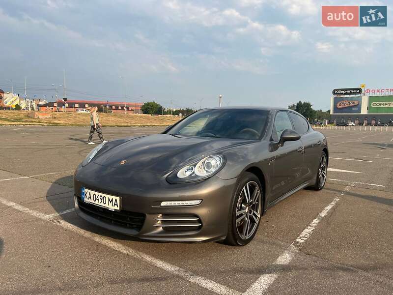 Фастбэк Porsche Panamera 2013 в Киеве фото 2 Фастбэк Porsche Panamera 2013 в Киеве
