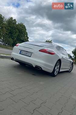 Фастбэк Porsche Panamera 2012 в 