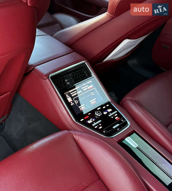 Фастбэк Porsche Panamera 2017 в Одессе