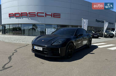 Фастбэк Porsche Panamera 2024 в Киеве