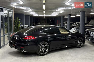 Фастбэк Porsche Panamera 2013 в 
